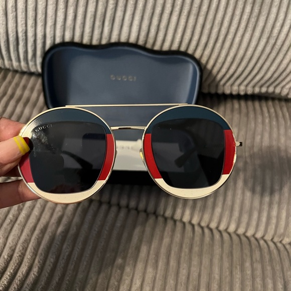 GUCCI 
Round Frame Sylvie Web Sunglasses GG0105S Gold - Picture 10 of 11